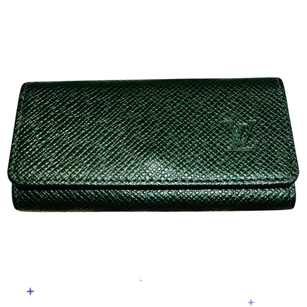 LOUIS VUITTON TAIGA 4 KEY HOLDER DARK GREEN NEW CONDITION